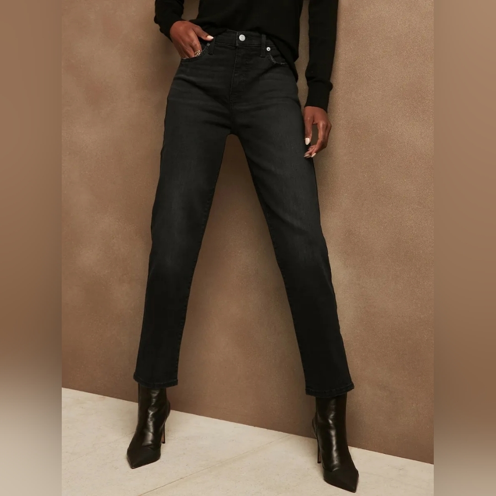 Banana Republic. High-Rise Black Slim Jean.  Petite Black Wash. Size 28/06